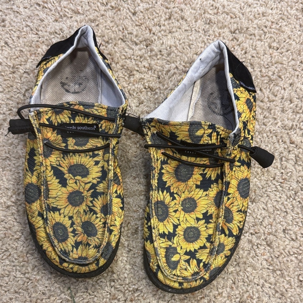 Simply Southern Brand, Sunflower Shoes, Womens 8M, used